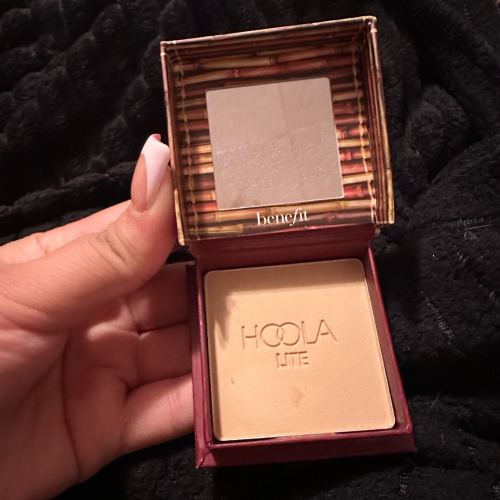 ‼️SOLD‼️Benefit Cosmetics Hoola Lite